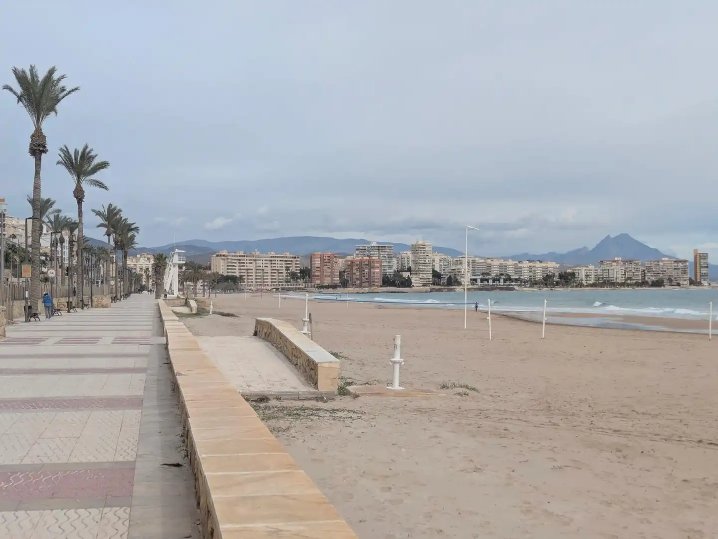 Vista exterior de Pis en venda en El Campello amb Balcó i Piscina comunitària