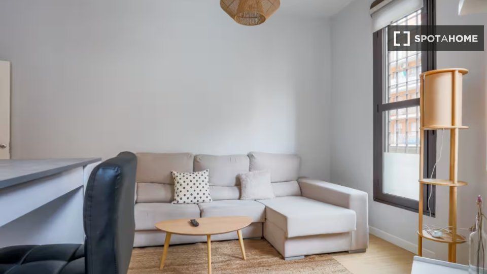 Living room of Flat to rent in  Madrid Capital  with Air Conditioner, Heating and Furnished