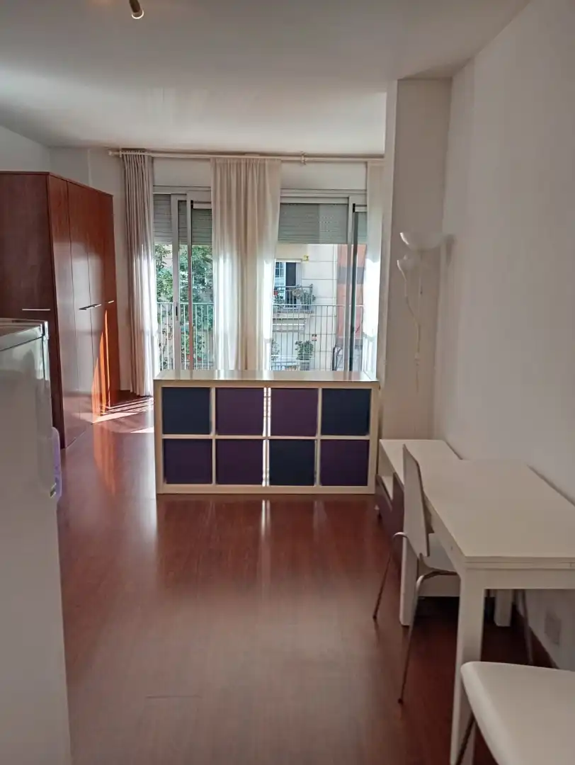 Schlafzimmer von Wohnung zur Miete in Barcelona mit Heizung, Parkett und Möbliert