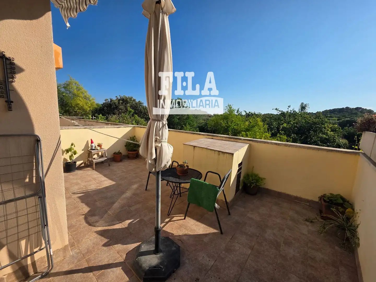 Vista exterior de Piso en venta en La Pobla de Montornès   con Calefacción y Terraza