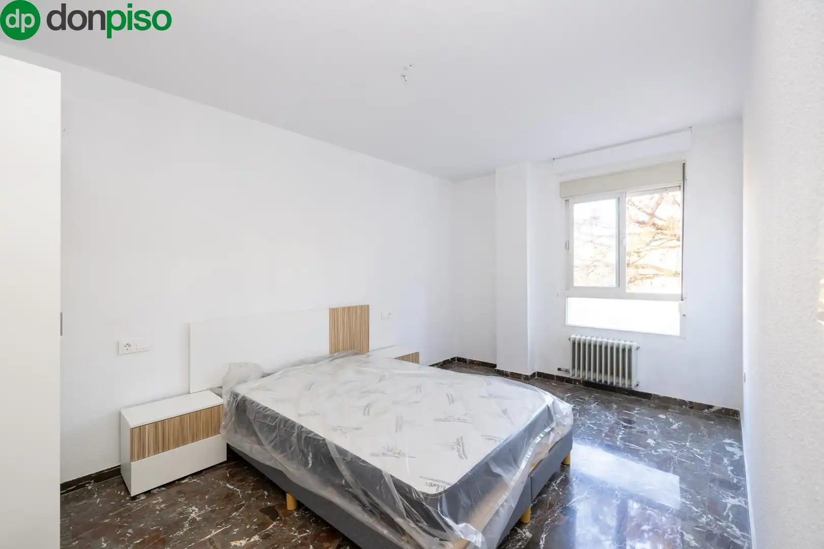 Bedroom of Flat for sale in Granada  with Alarm