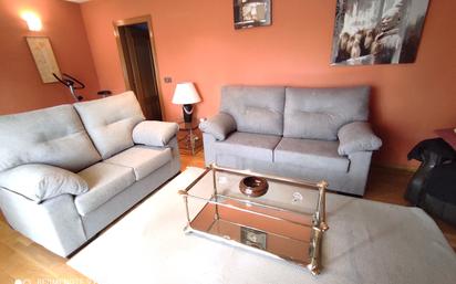Sala d'estar de Casa o xalet de lloguer en Pozuelo de Alarcón amb Aire condicionat, Terrassa i Piscina