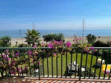 Casa pareada con piscina en venta en Benamara - Atalaya