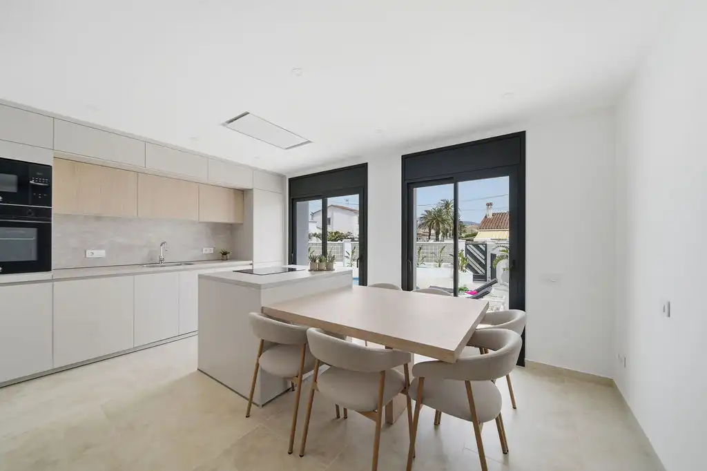 Casa con piscina en venta en Carrer Alberes, imagen 14