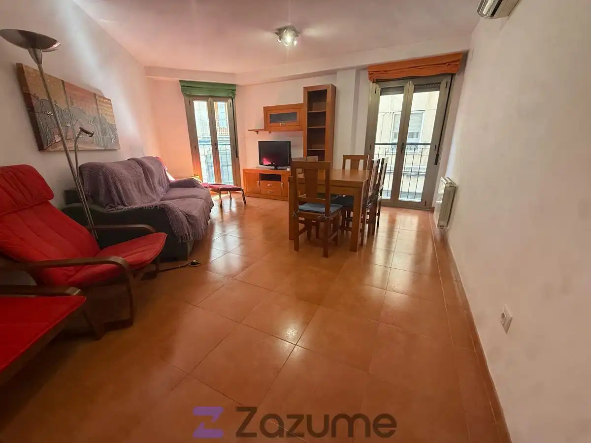 Apartament amb terrassa de lloguer a Carrer Ambaixador Irles