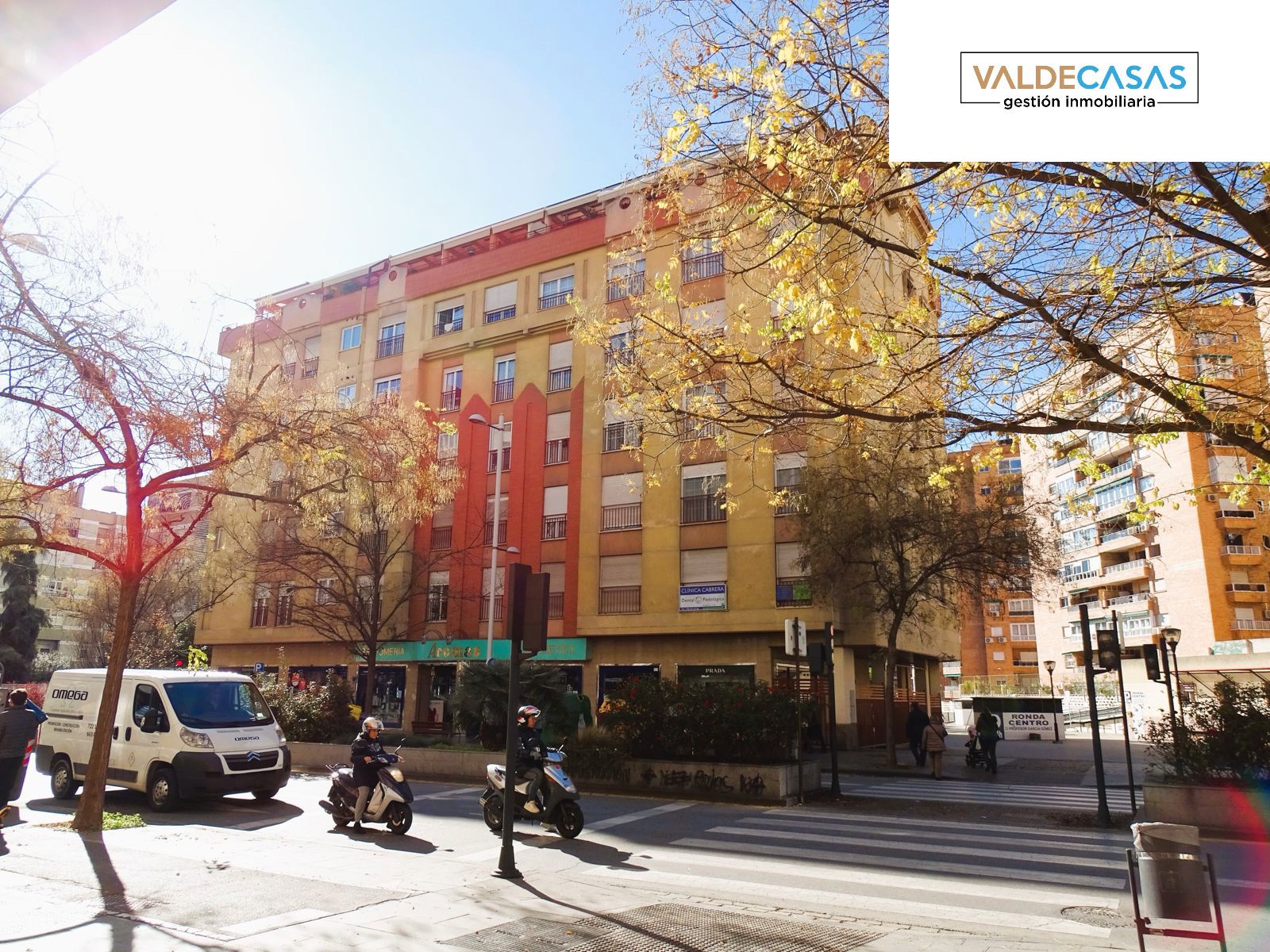 Vista exterior de Pis en venda en  Granada Capital amb Aire condicionat, Calefacció i Forn