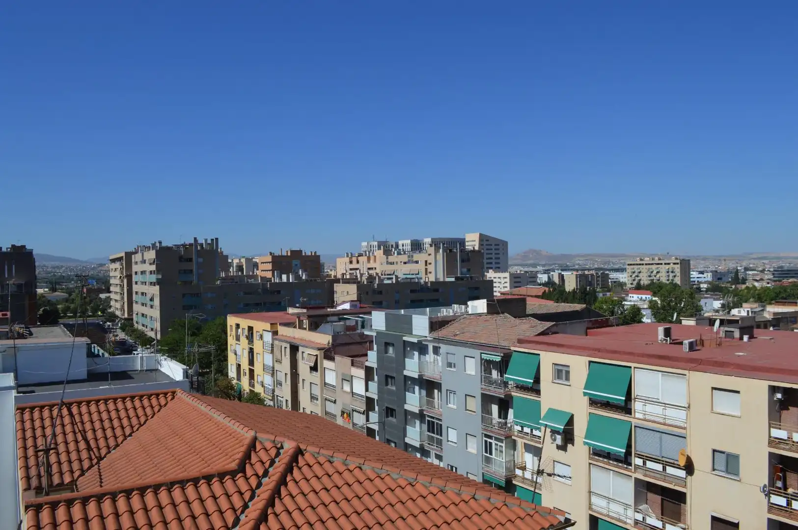 Exterior view of Flat for rent in Granada  with Air Conditioner, Furnished and Balcony
