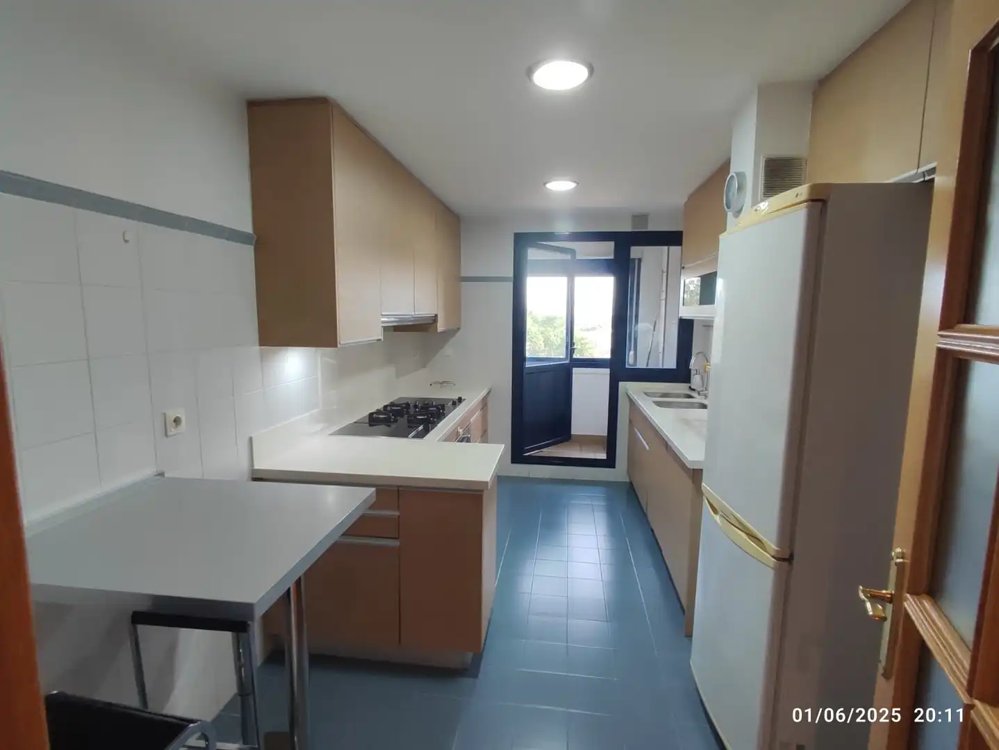 Cocina de Piso de alquiler en Granada con Aire acondicionado, Calefacción y Jardín privado