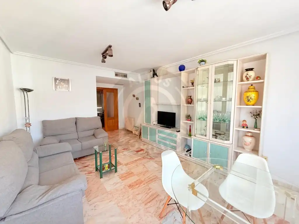 Wohnung mit Aufzug zur Miete in Centro