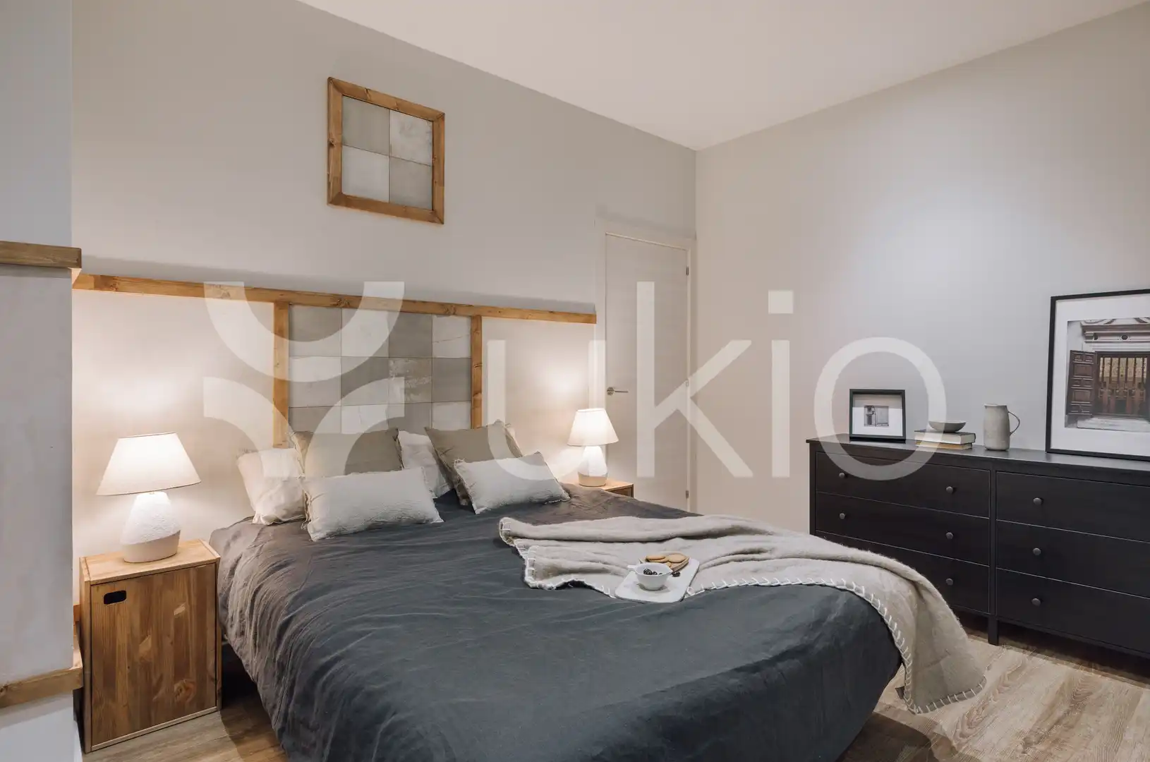 Dormitori de Apartament de lloguer en Barcelona amb Aire condicionat, Calefacció i Moblat
