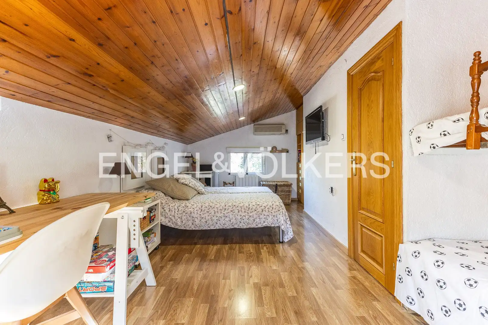 Bedroom of Houses for sale in Sant Cugat del Vallès  with Air Conditioner, Heating and Private garden
