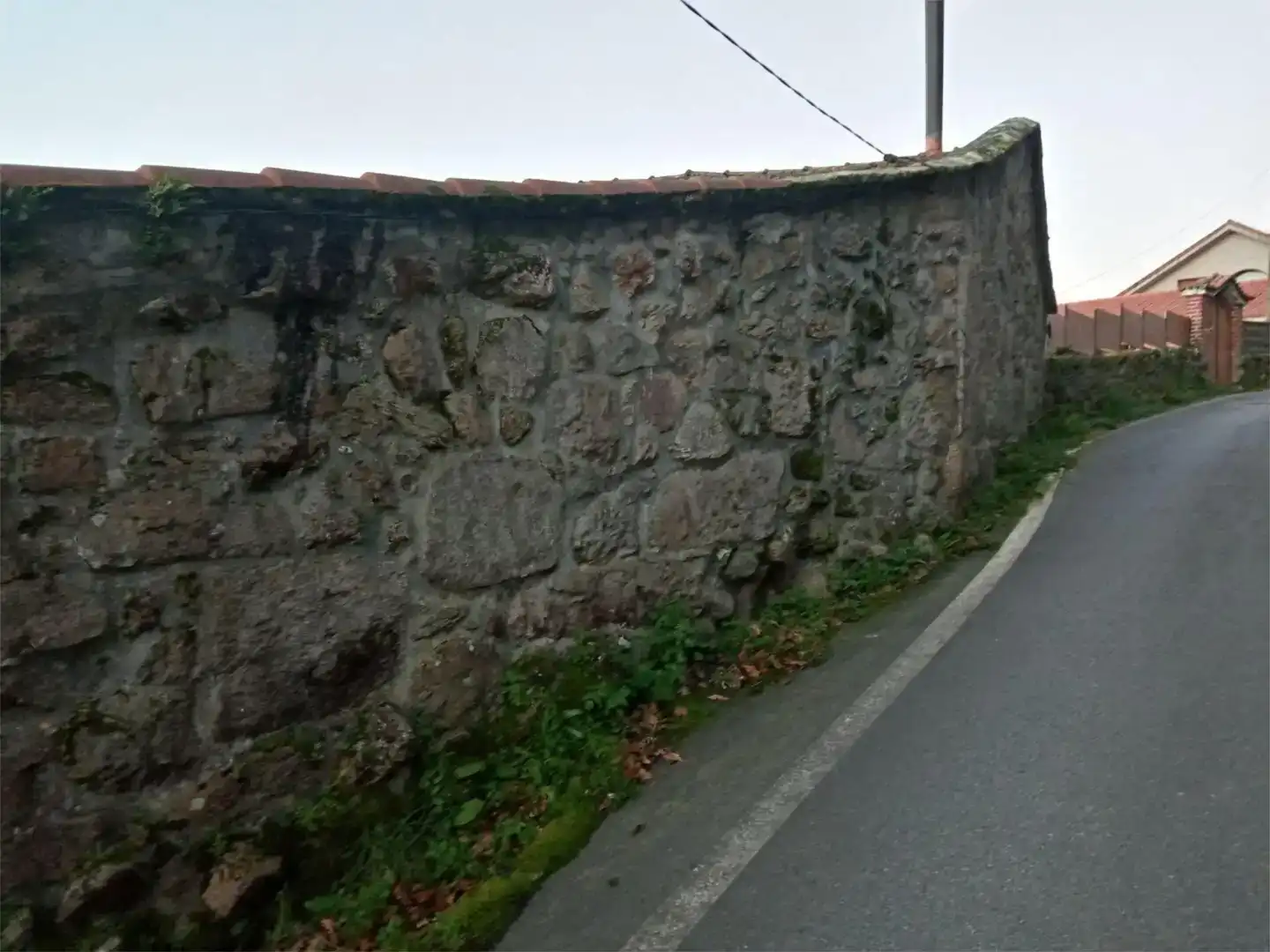 Vista exterior de Casa o xalet en venda en Pontevedra Capital  amb Jardí privat, Parquet i Traster