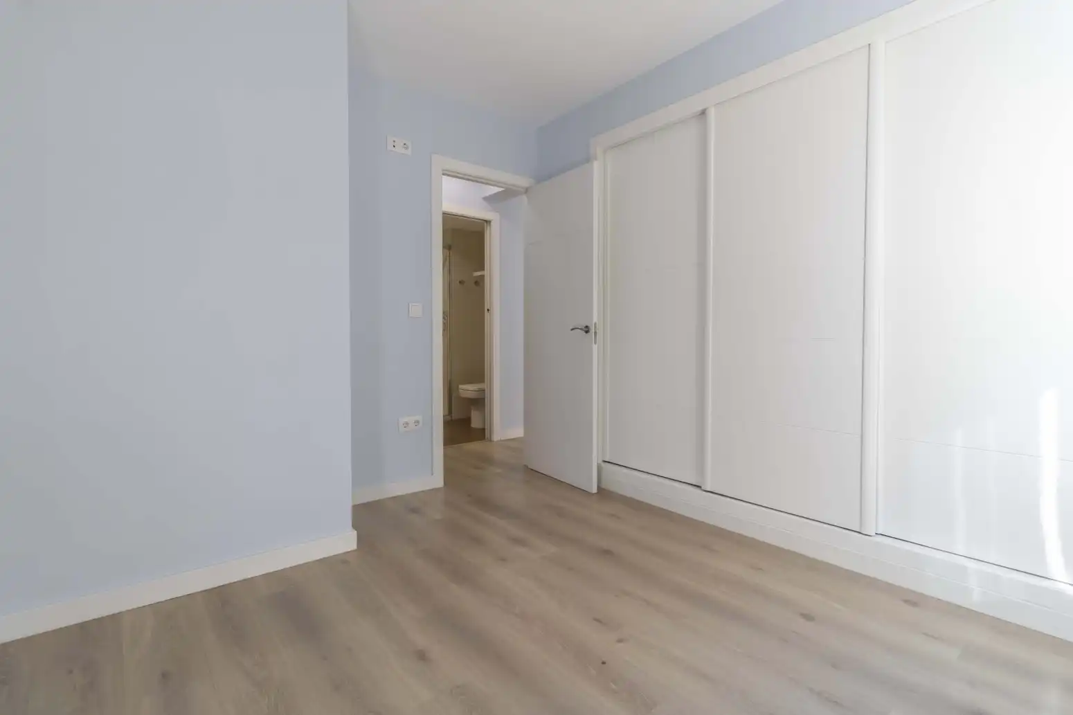 Bedroom of Flat for sale in Sevilla  with Terrace