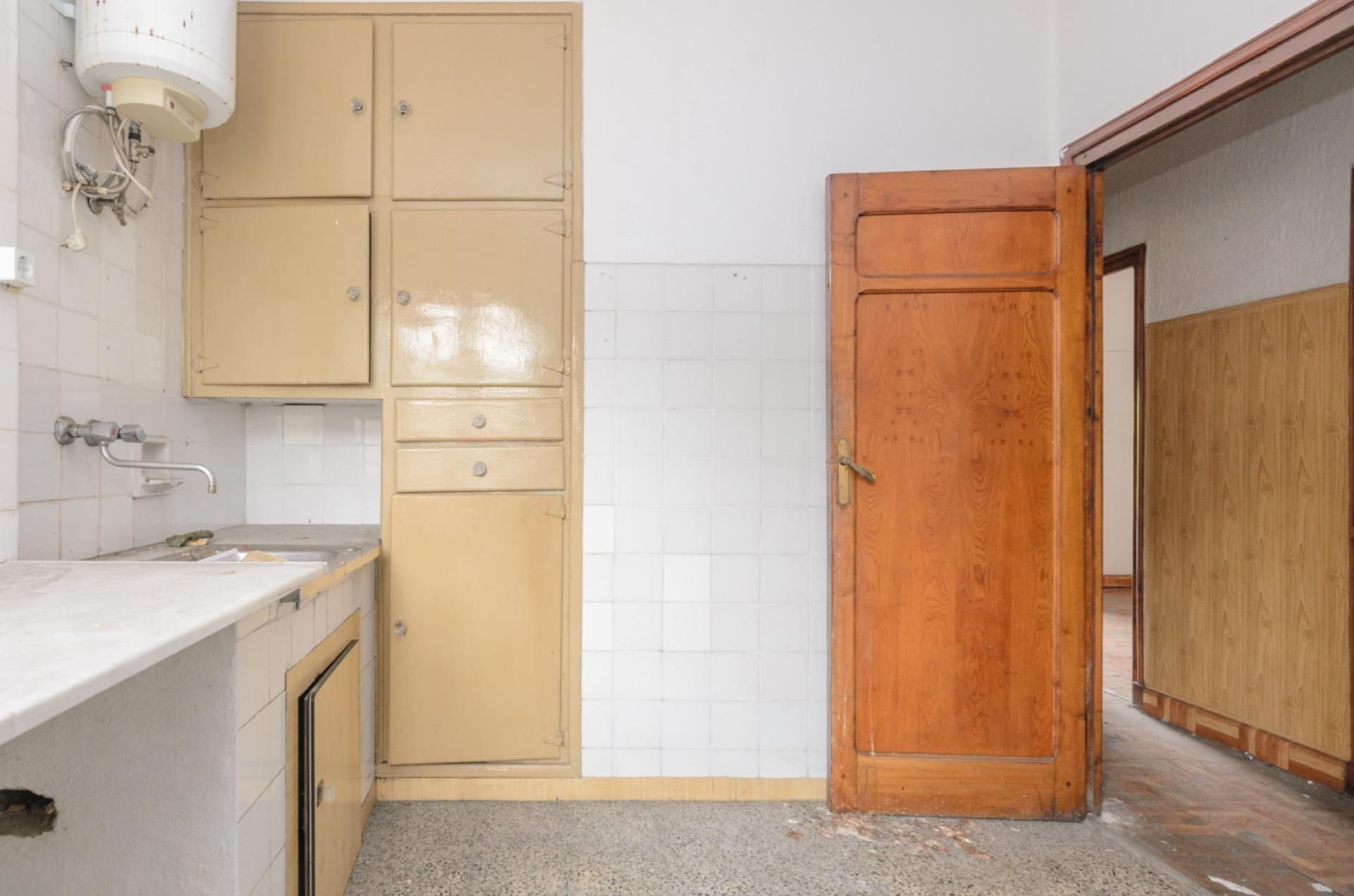 Cuina de Apartament en venda en Mieres (Asturias) amb Terrassa, Traster i Balcó
