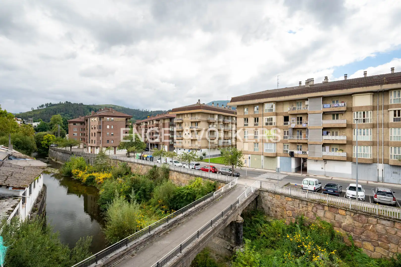 Vista exterior de Piso en venta en Azkoitia con Calefacción, Trastero y Balcón