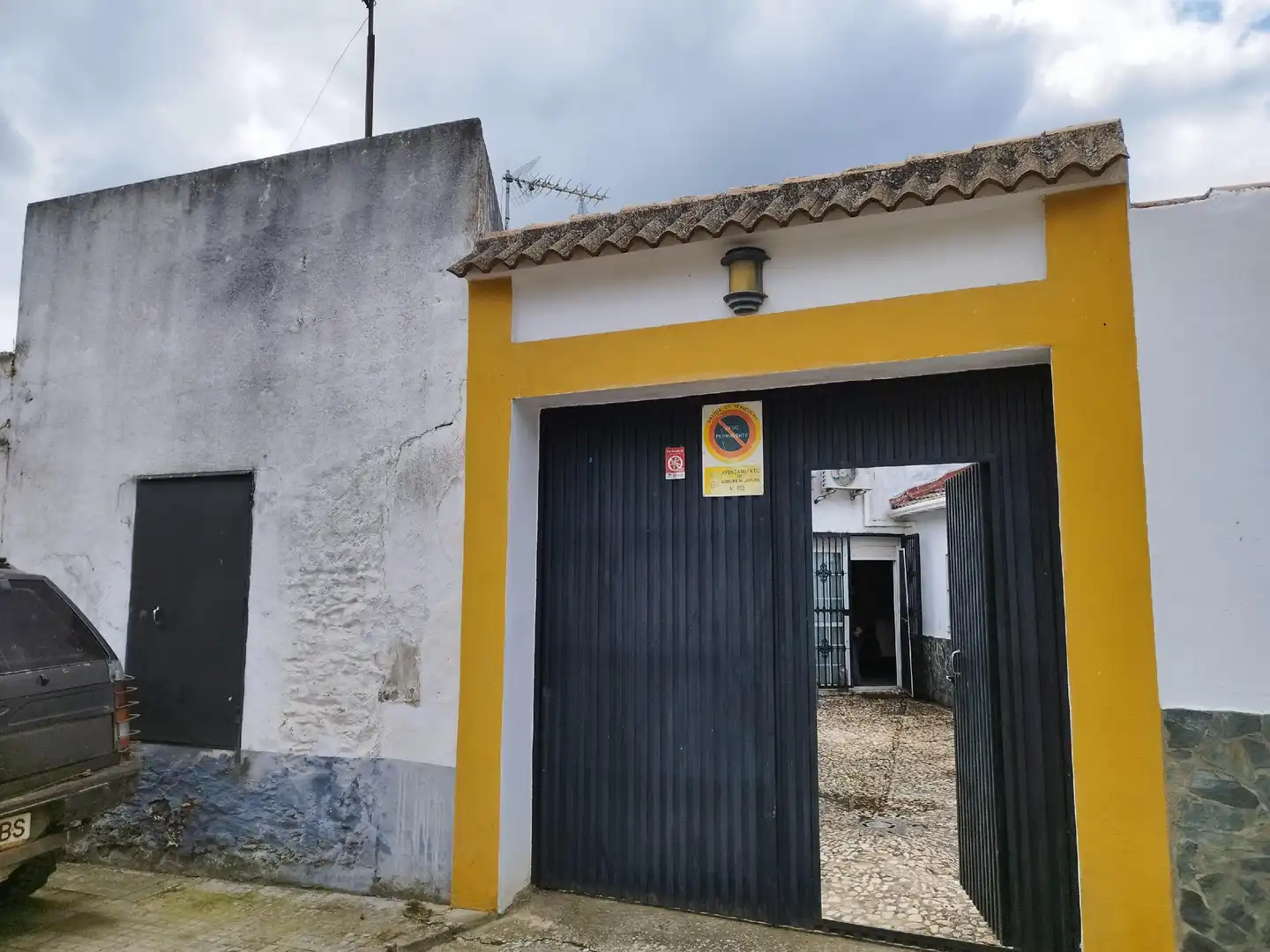 Casa adosada en venda a Almadén de la Plata