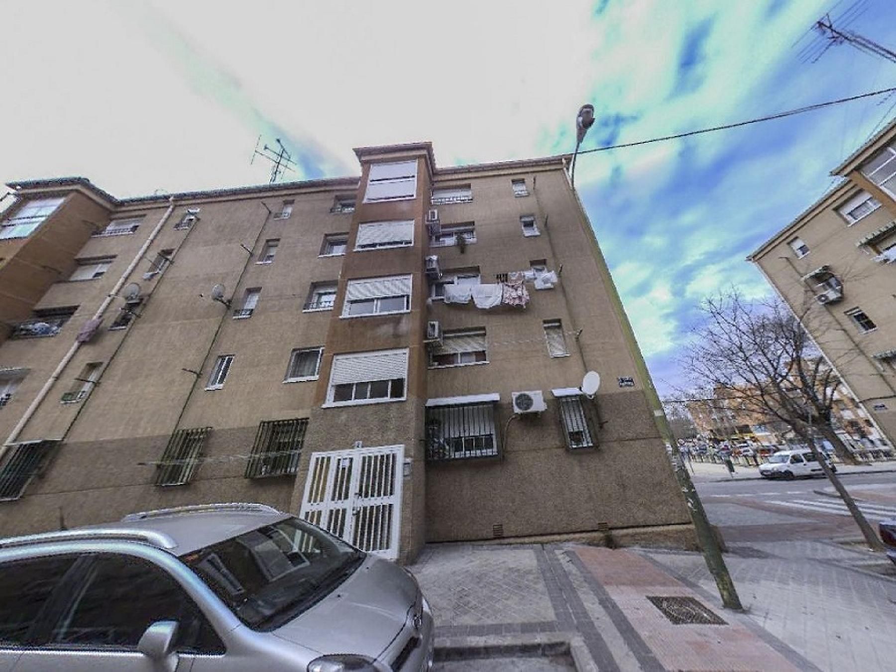 Vista exterior de Piso en venta en  Madrid Capital