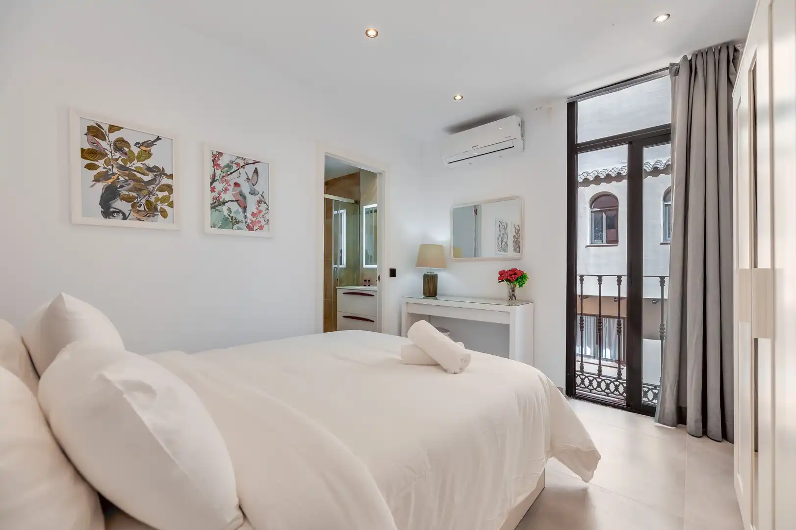 Dormitori de Apartament en venda en Estepona amb Aire condicionat, Terrassa i Piscina