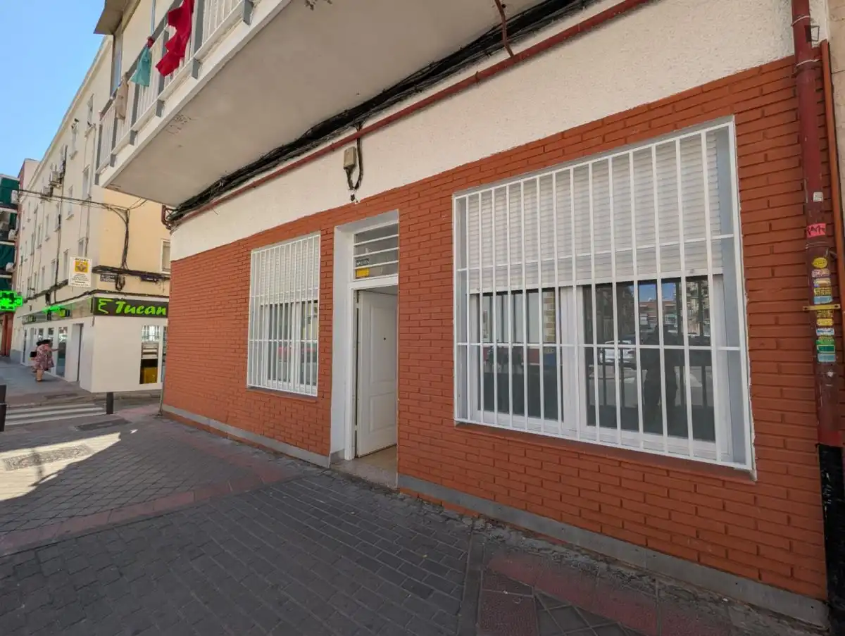 Vista exterior de Apartament per a compartir en Madrid amb Moblat i Rentadora
