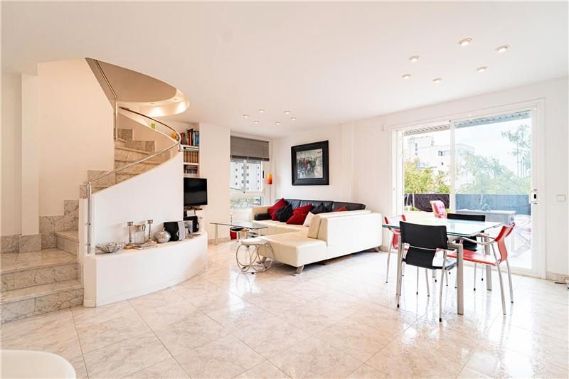 Sala d'estar de Dúplex en venda en  Palma de Mallorca amb Aire condicionat i Terrassa