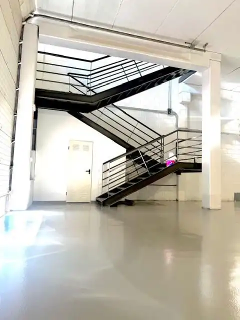 Nave industrial de alquiler en Marbella