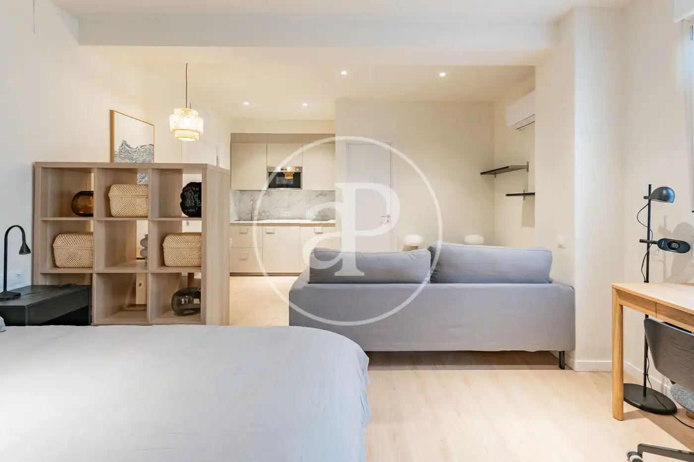 Living room of Flat for sale in Madrid  with Air Conditioner, Heating and Storage room