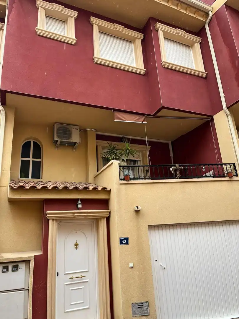 Casa con terrazza in vendita a Catral