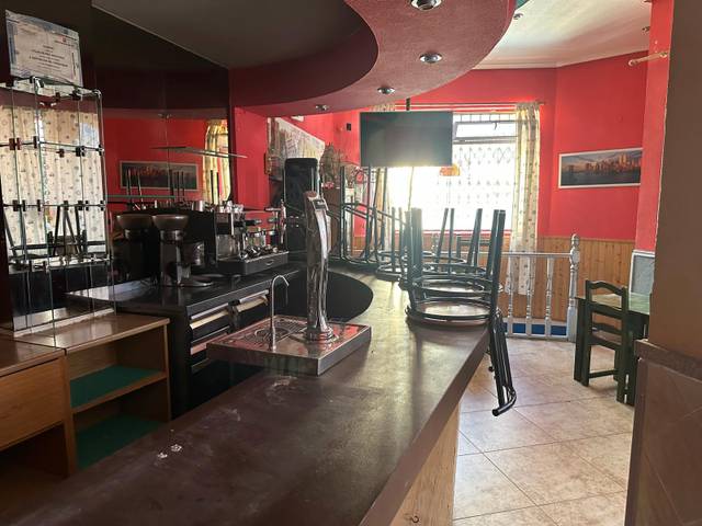 Local comercial en Alquiler en Plaza de los Bolos, 4 en Centro - Manguilla