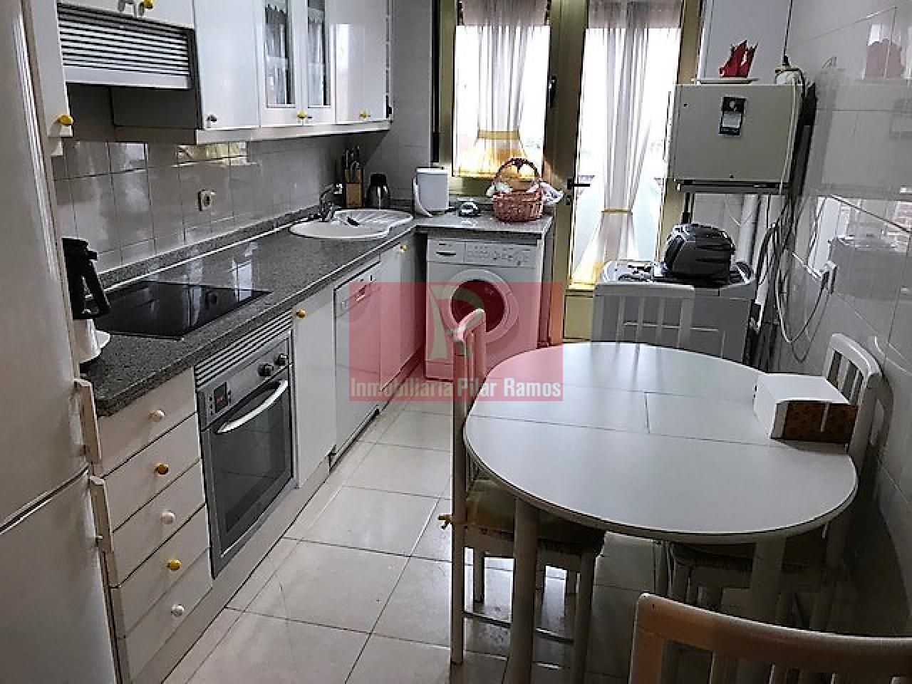 Kitchen of Flat for sale in San Andrés del Rabanedo  with Heating, Parquet flooring and Terrace
