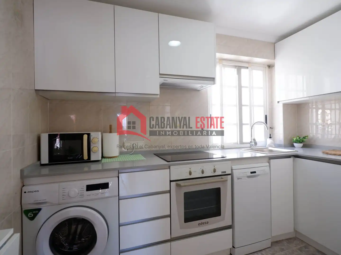 Cocina de Apartamento de alquiler en Valencia con Aire acondicionado, Amueblado y Balcón