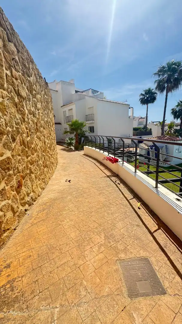 Terrassa de Pis en venda en Manilva amb Aire condicionat, Jardí privat i Forn