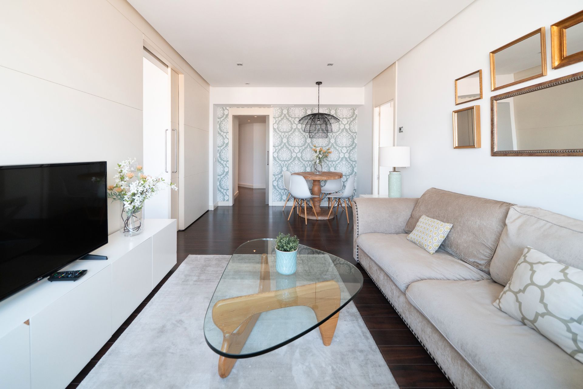 Living room of Flat for sale in  Madrid Capital  with Air Conditioner, Heating and Furnished
