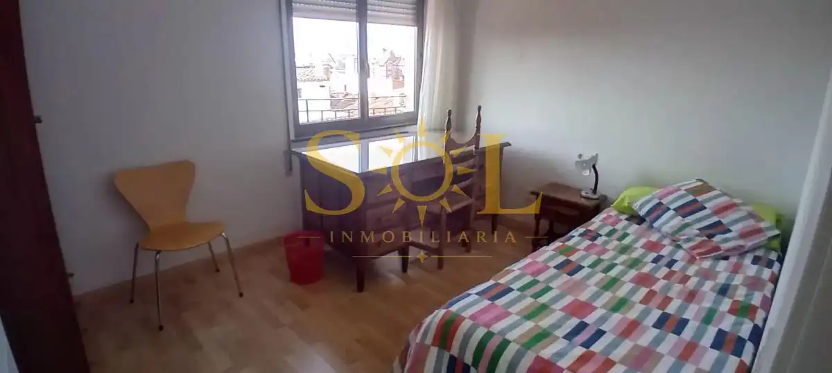 Schlafzimmer von Wohnung zur Miete in León Capital  mit Heizung, Terrasse und Möbliert