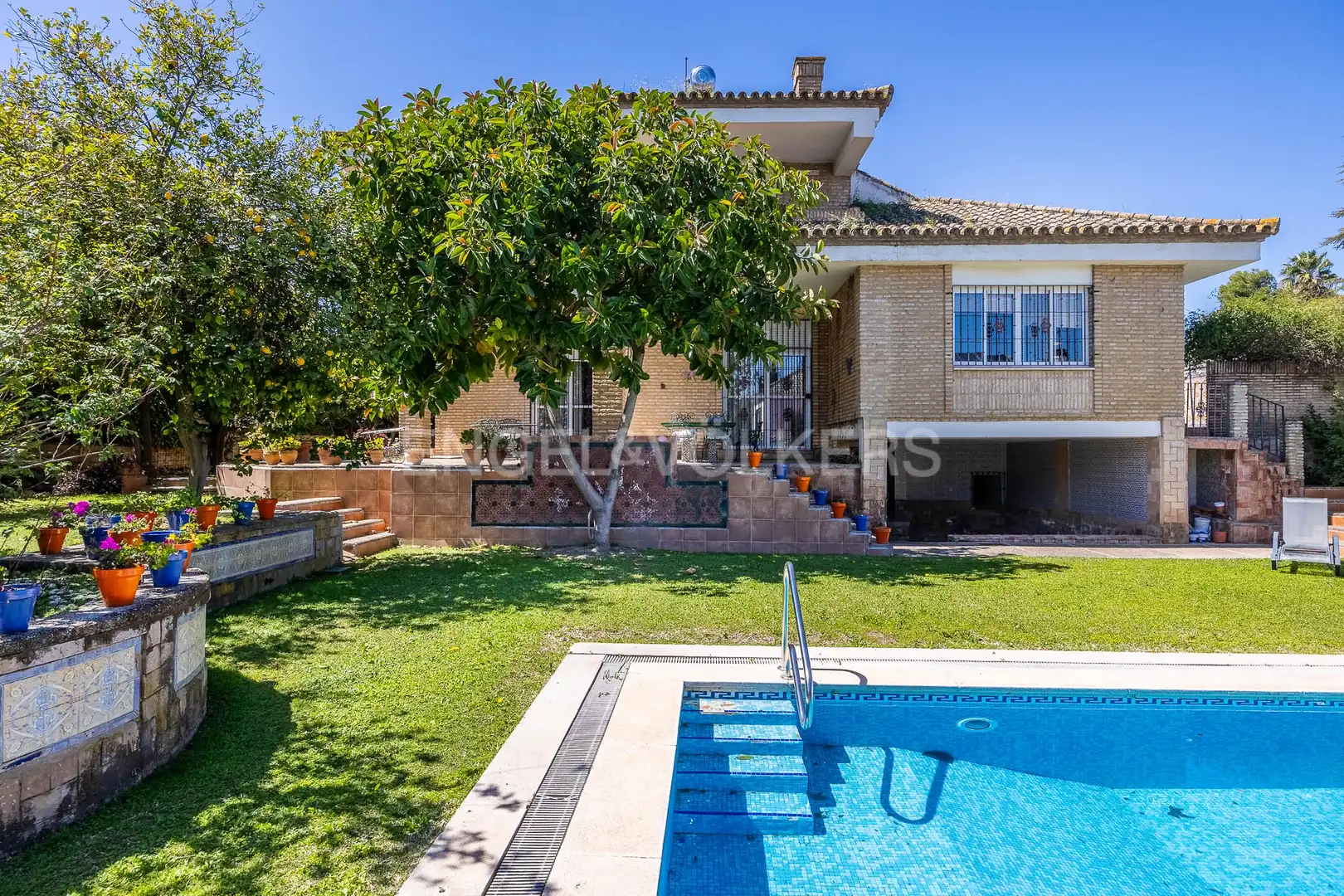 Exterior view of Houses for sale in Camas  with Heating, Private garden and Swimming Pool