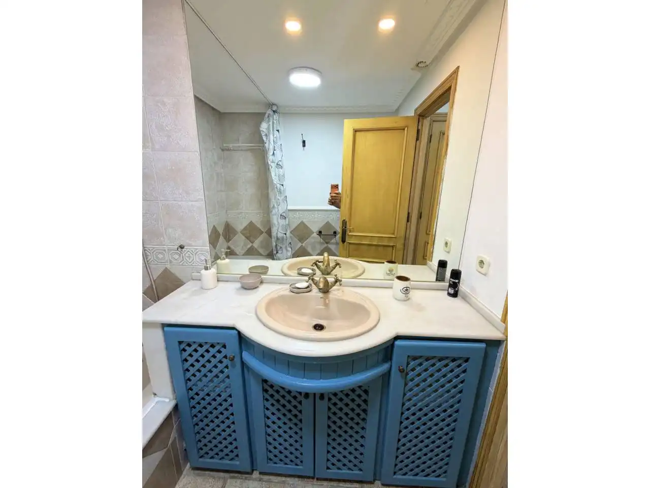 Bathroom of Flat for sale in La Alcaidesa  with Terrace and Furnished