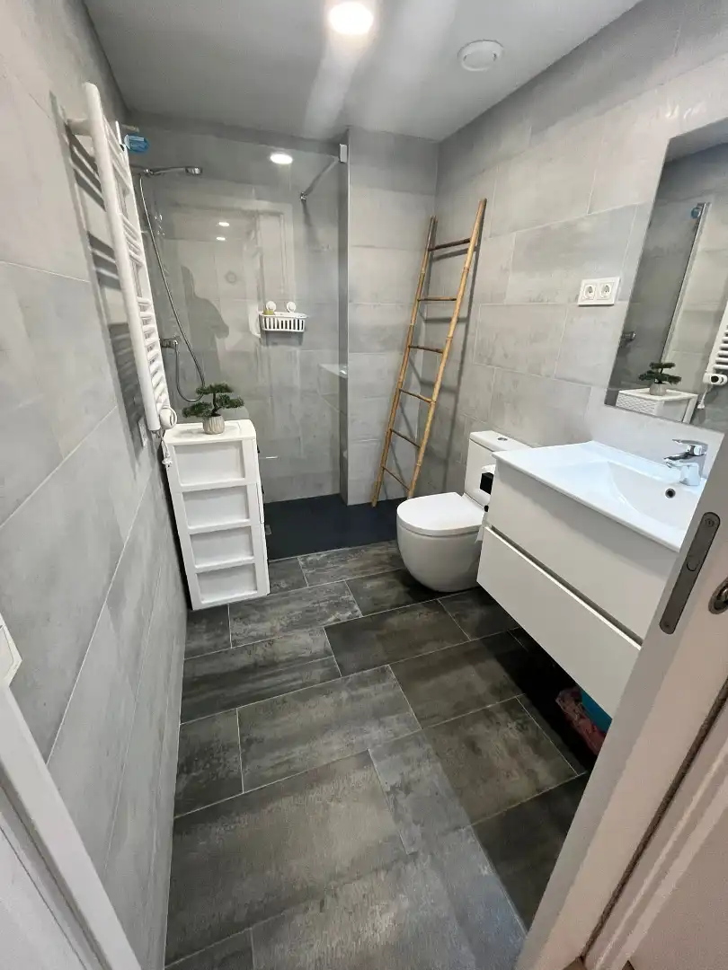 Bathroom of Flat for sale in Cubelles  with Air Conditioner, Parquet flooring and Terrace