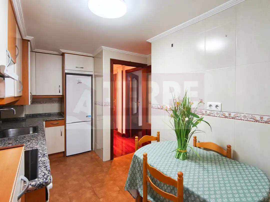 Kitchen of Flat for sale in Errenteria  with Heating, Furnished and Balcony
