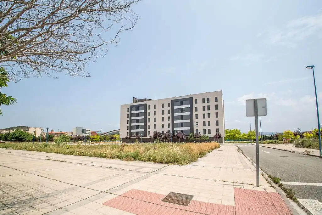 Terreno residencial en venta en Calle José María Azcona