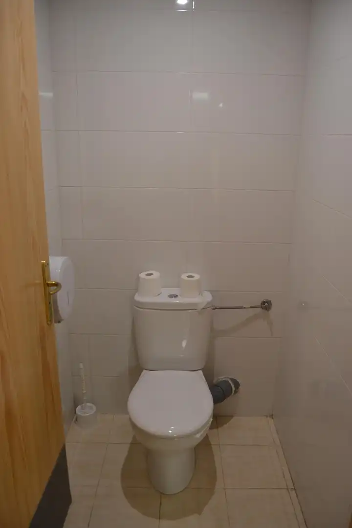 Badezimmer von Geschaftsraum zum Verkauf in Jaca mit Heizung