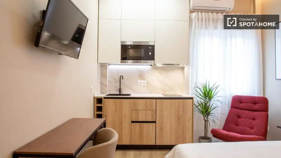 Flat for rent in Adelfas