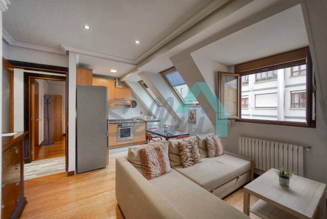 Piso en Alquiler en Campoamor en Salesas - Foncalada - Campoamor