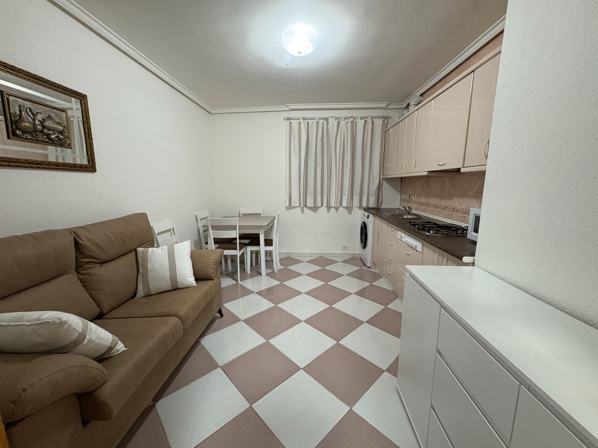 Cuina de Apartament en venda en Plasencia amb Moblat