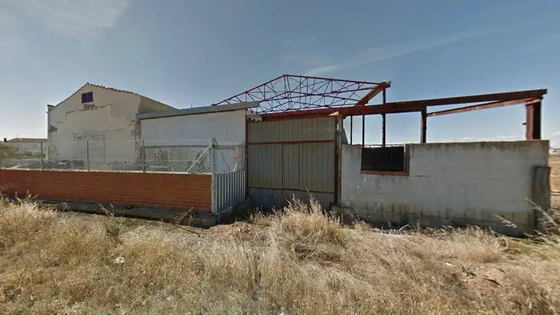 Vista exterior de Local en venta en Izagre