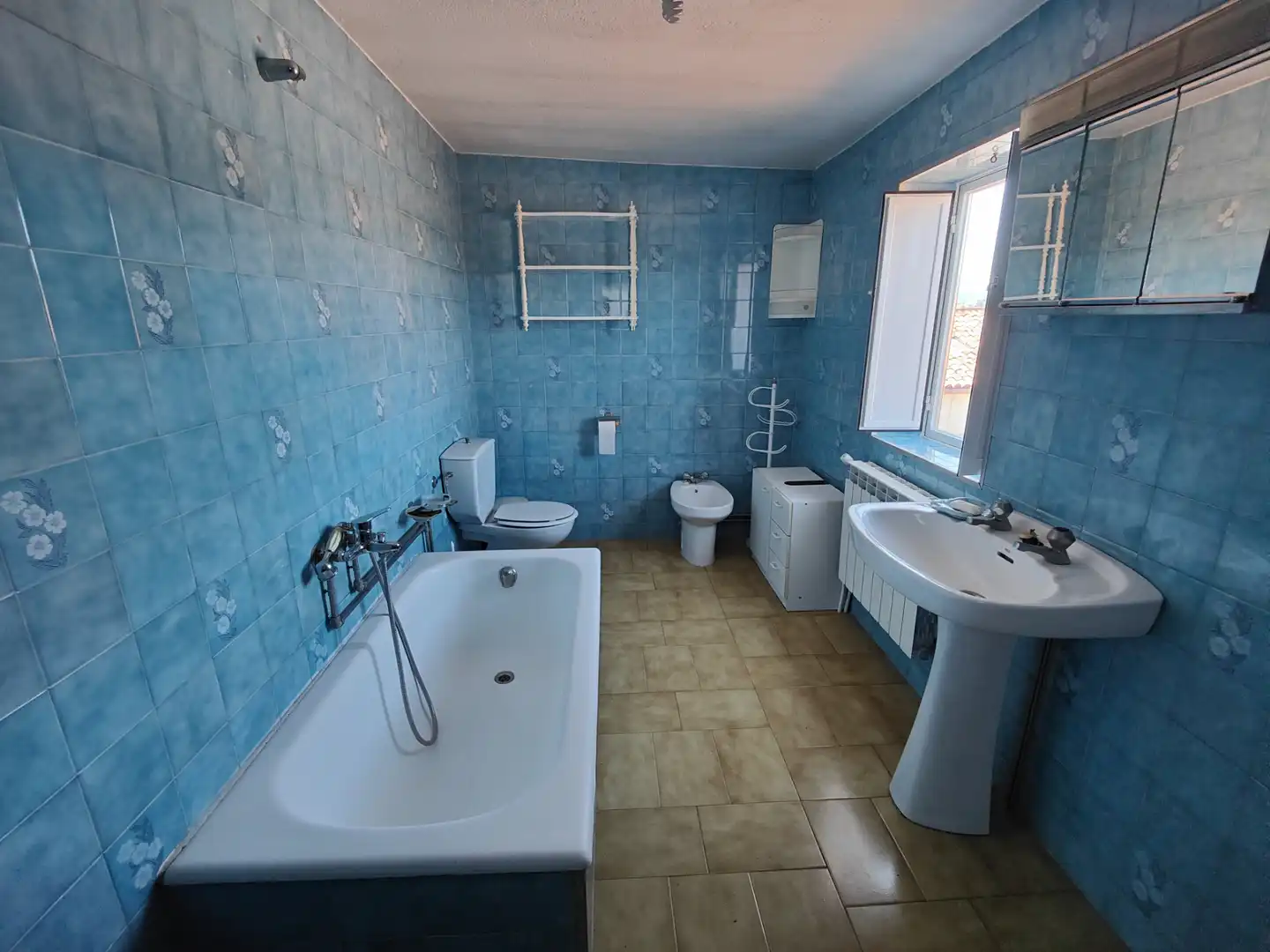 Bathroom of Houses for sale in Rianxo  with Heating, Private garden and Storage room