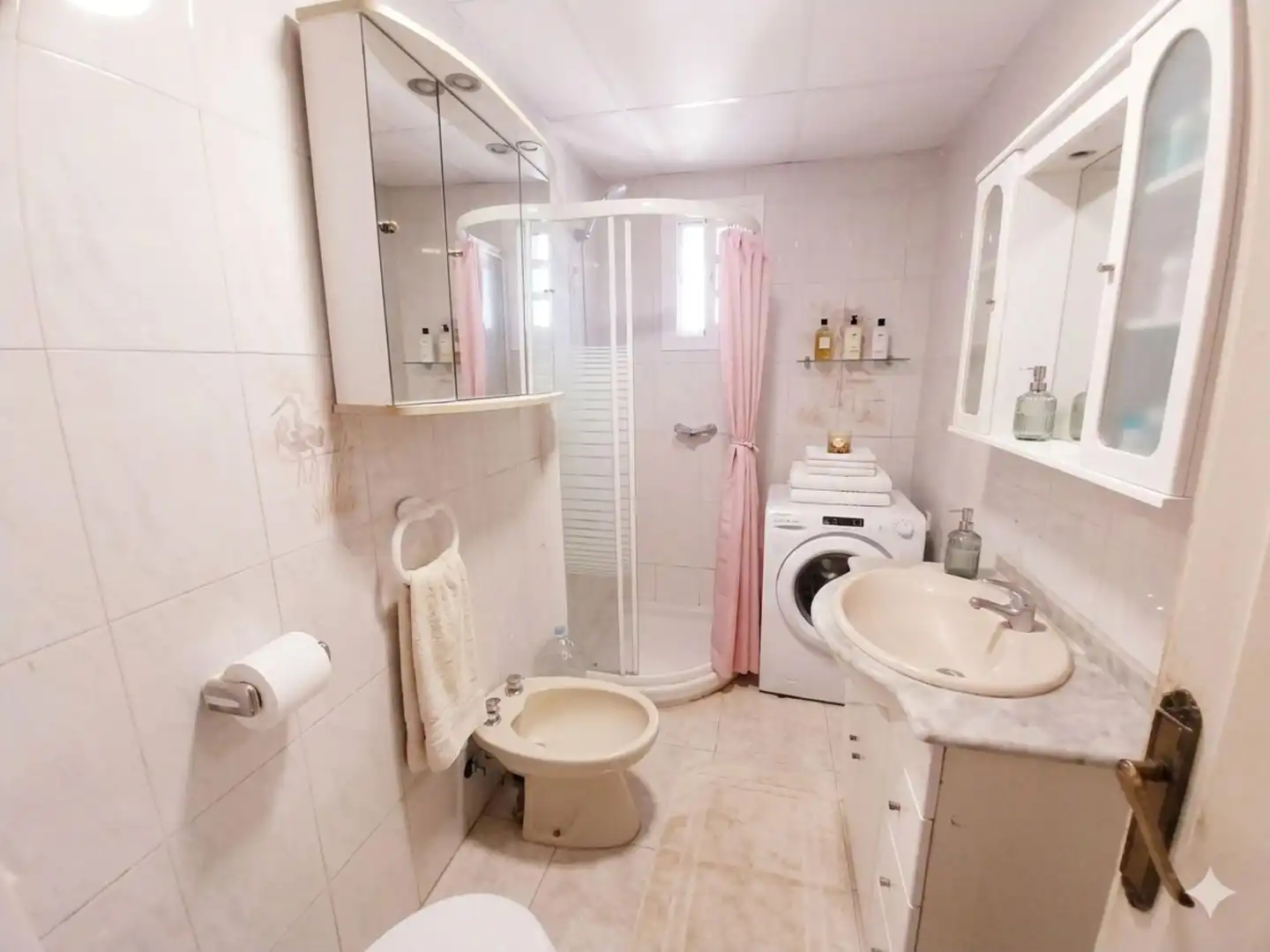Badezimmer von Einfamilien-Reihenhaus zum Verkauf in Mijas mit Klimaanlage, Heizung und Terrasse