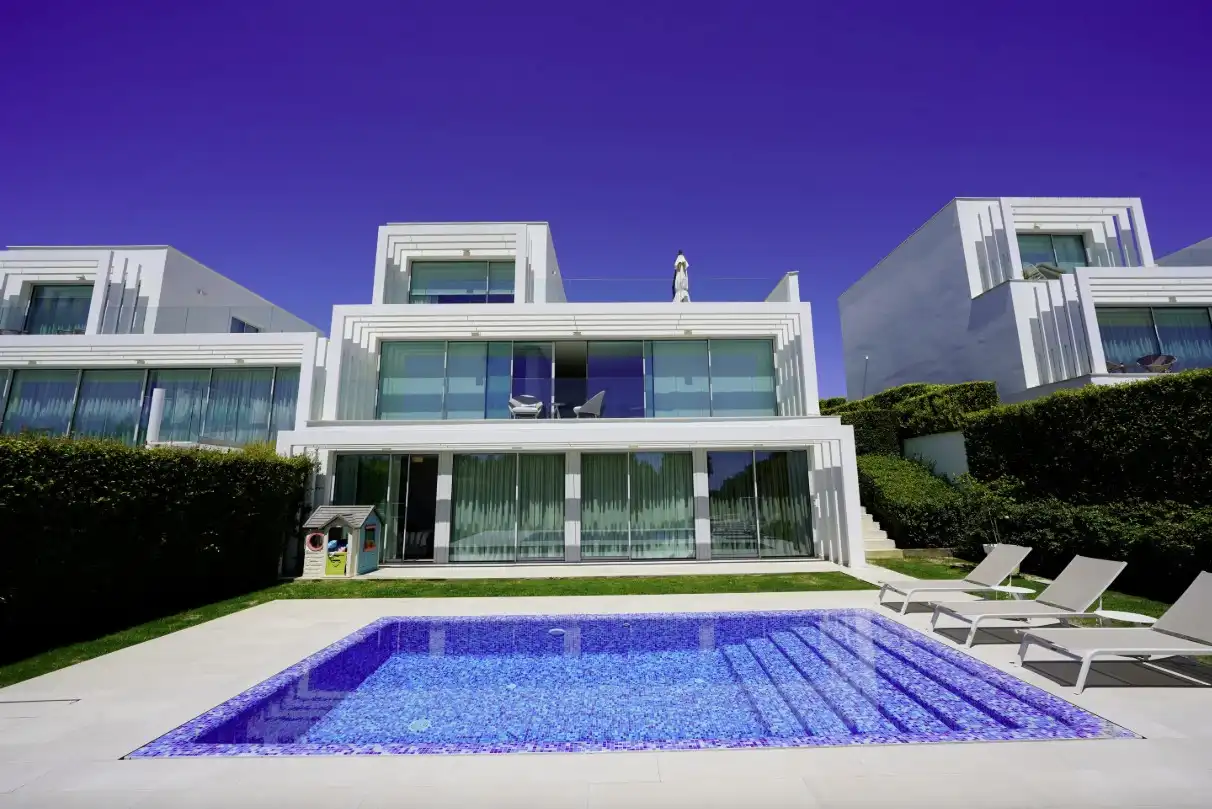Casa pareada con piscina en venta en Sotogrande Alto, imagen 2
