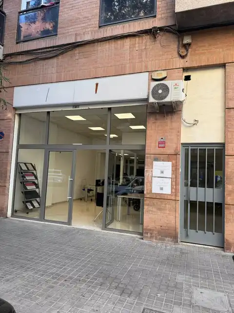 Business premises for sale in Carrer de Nicolau Primitiu Gómez