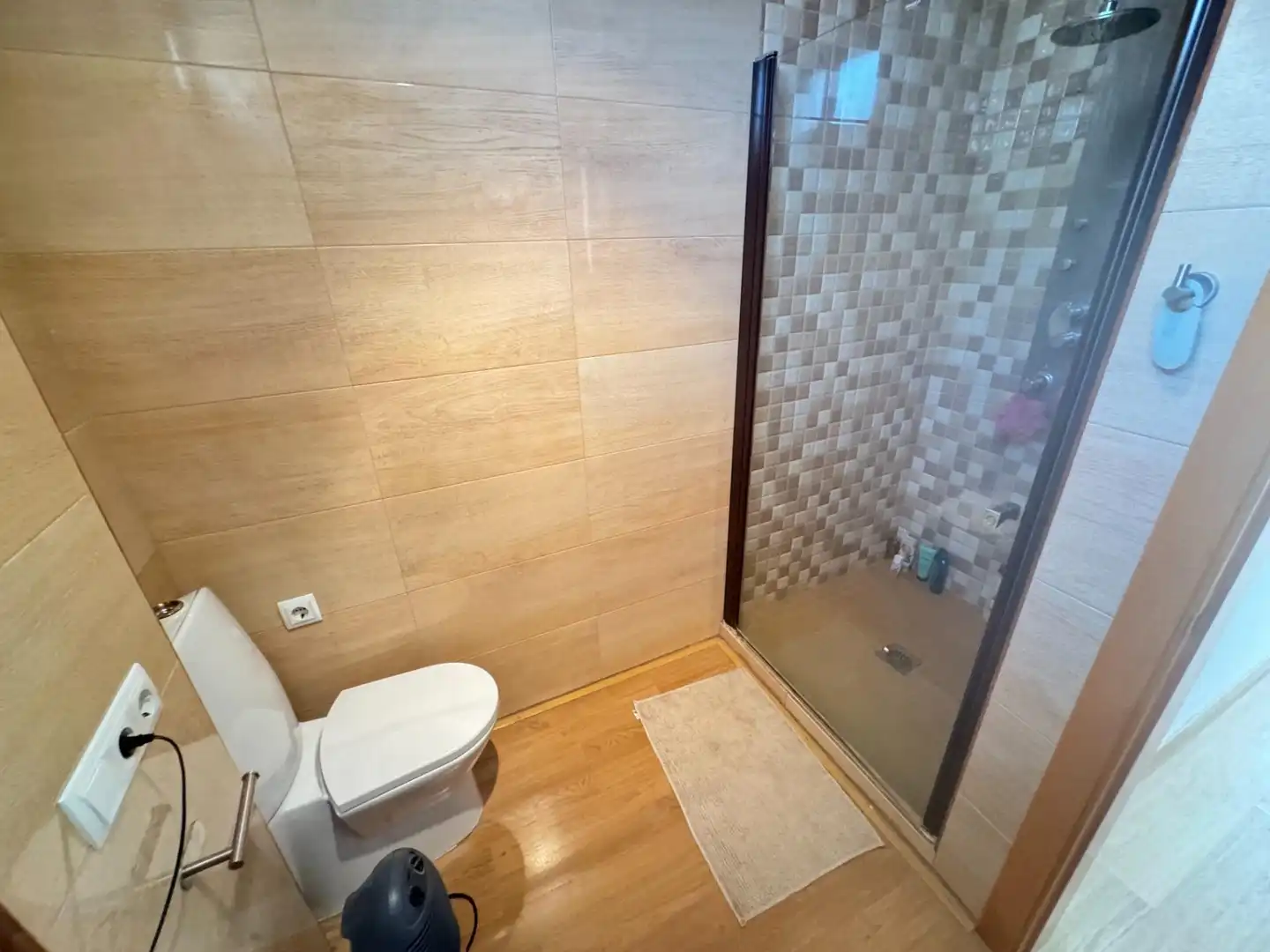 Bany de Casa o xalet en venda en Dos Hermanas amb Aire condicionat, Jardí privat i Terrassa
