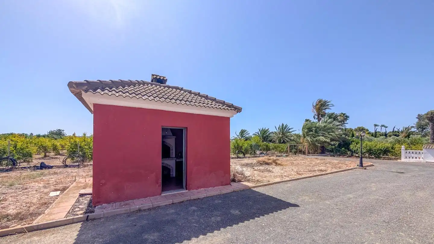 Vista exterior de Casa o xalet en venda en Elche / Elx amb Aire condicionat, Jardí privat i Terrassa