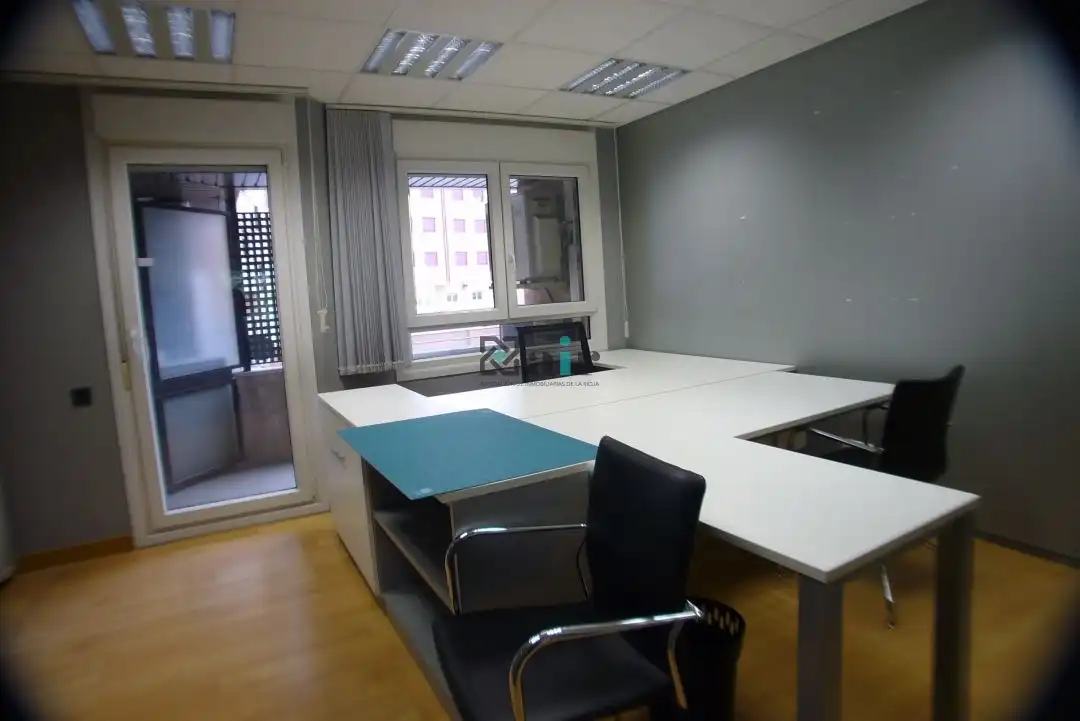Oficina de alquiler en  Logroño con Aire acondicionado, Calefacción y Amueblado